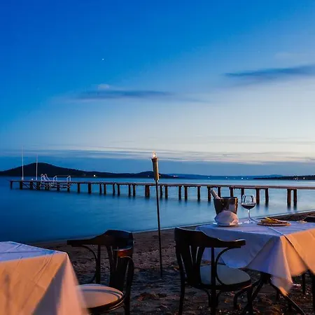 Cunda Готель Айвалик