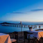 Cunda Otel Ayvalı