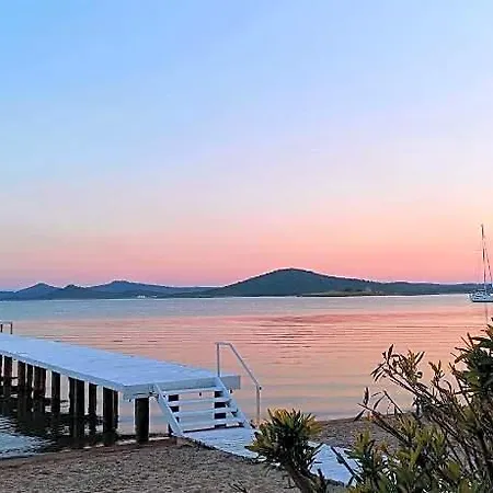 Hotel Cunda 2*