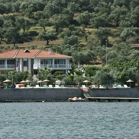 فندق Cunda 2*