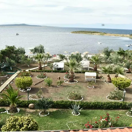 فندق Cunda 2*